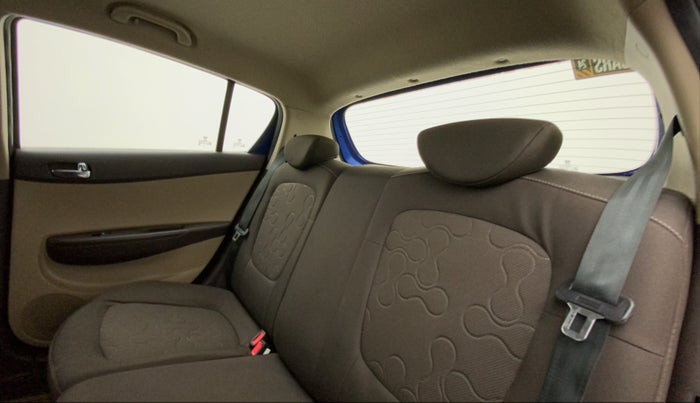 2011 Hyundai i20 SPORTZ 1.2, Petrol, Manual, 57,750 km, Right Side Rear Door Cabin