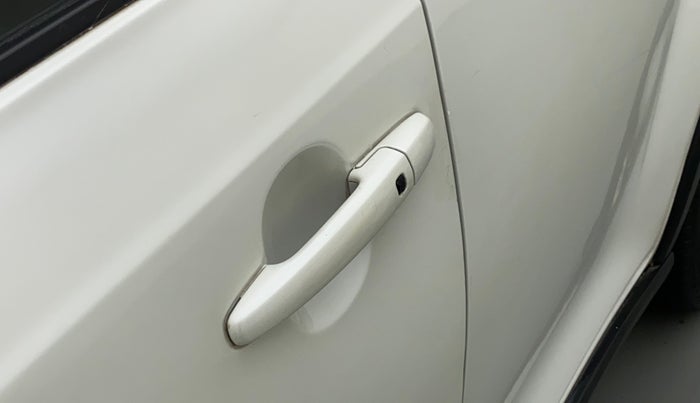 2017 Maruti IGNIS ZETA 1.2 AMT, Petrol, Automatic, 24,641 km, Front passenger door - Door handle sensor not working