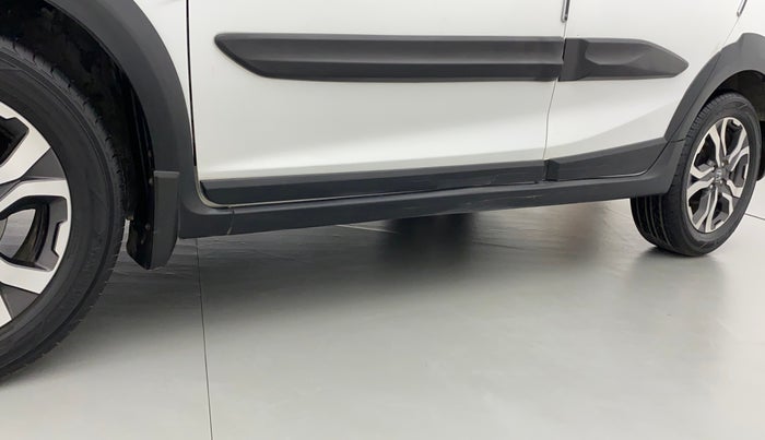 2018 Honda WR-V 1.2L I-VTEC S MT, Petrol, Manual, 58,842 km, Left running board - Cladding has minor damage