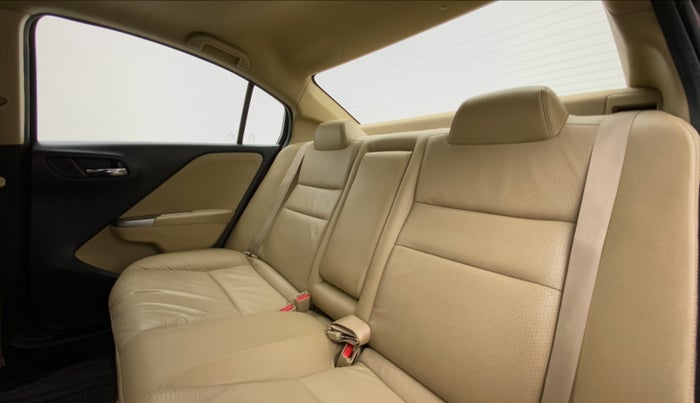 2015 Honda City VX MT PETROL, Petrol, Manual, 1,29,871 km, Right Side Rear Door Cabin
