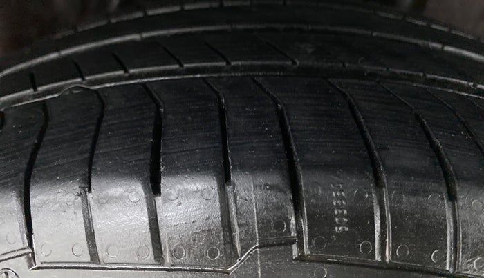2015 Honda City VX MT PETROL, Petrol, Manual, 1,29,871 km, Left Rear Tyre Tread