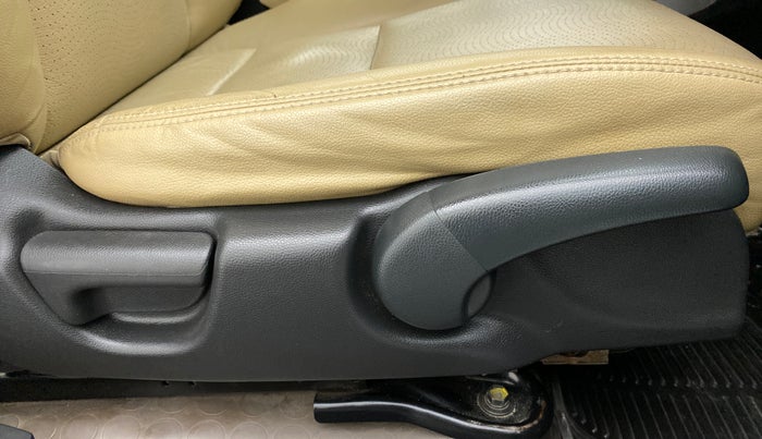 2015 Honda City VX MT PETROL, Petrol, Manual, 1,29,871 km, Driver Side Adjustment Panel