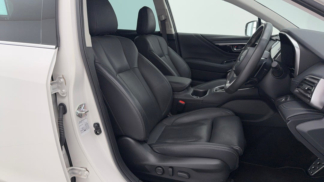 2023 Subaru Outback Awd Touring, Automatic, 39504 km, Right Side Front Door Cabin View