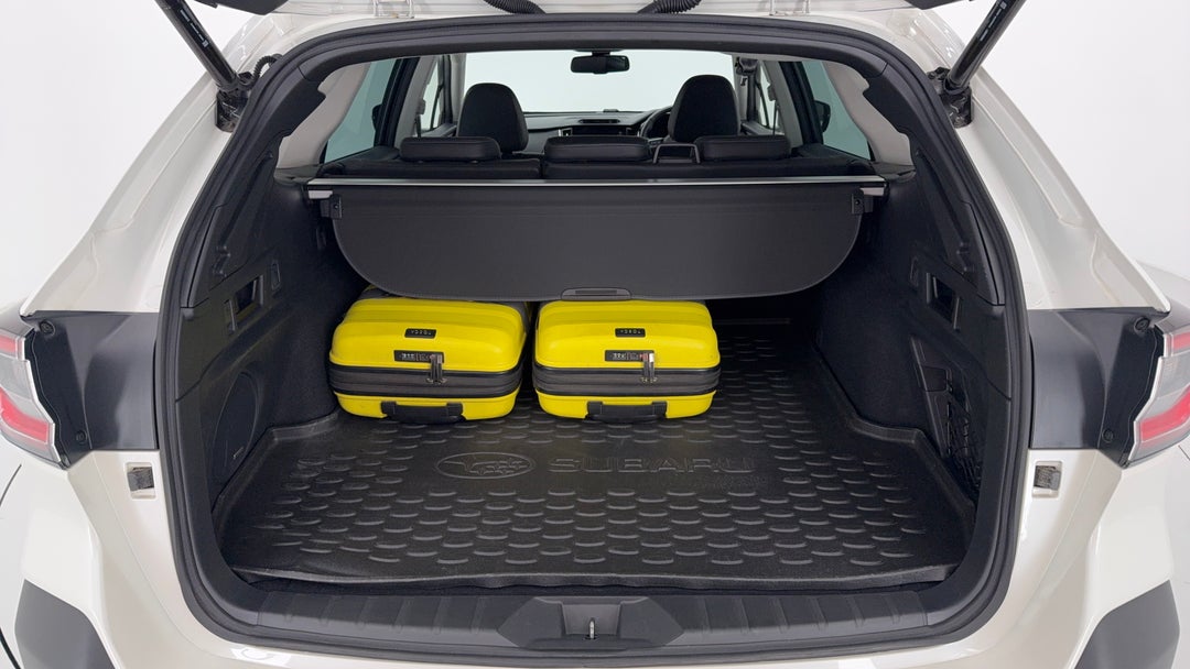 2023 Subaru Outback Awd Touring, Automatic, 39504 km, Boot Inside View with Luggage