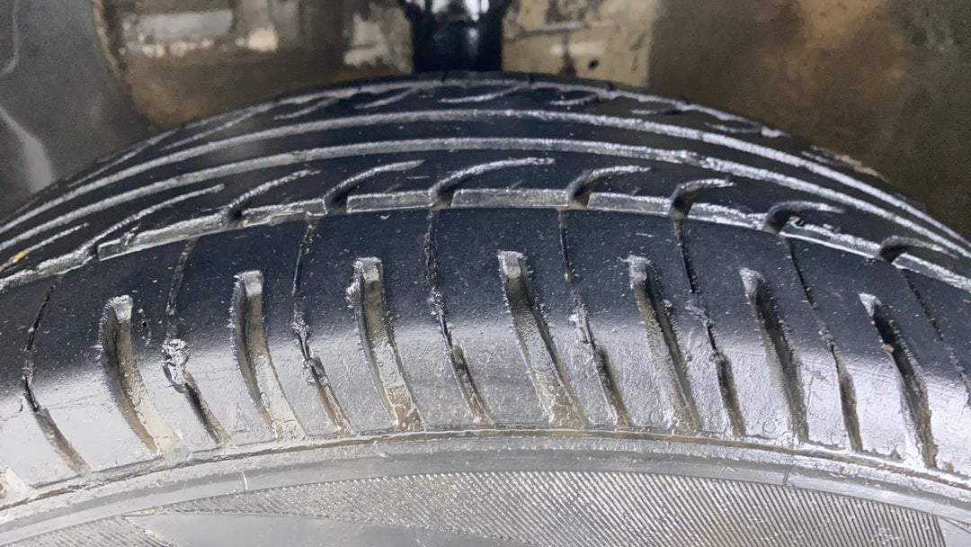 Left Front Tyre Tread