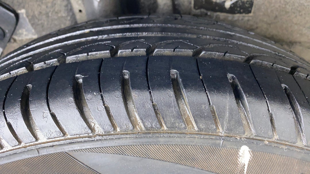 Right Rear Tyre Tread