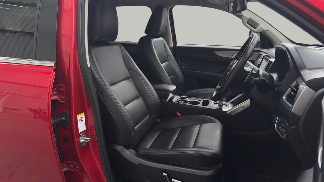 2022 GWM Ute Cannon-l (4x4), Automatic, 28537 km, Right Side Front Door Cabin View