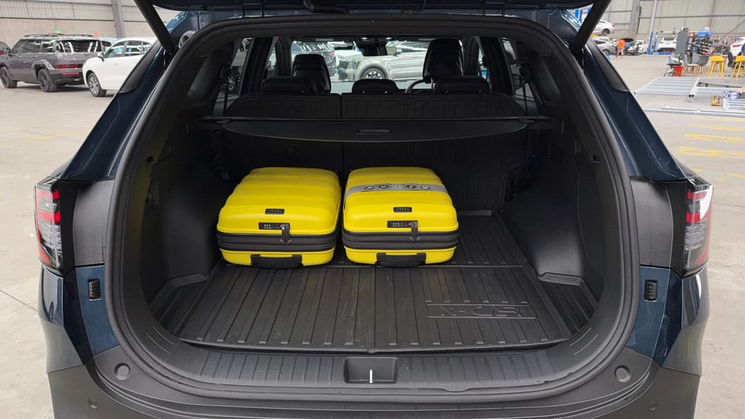 2026 Kia Sportage Gt-line Hev (FWD), Automatic, 1582 km, Boot Inside View with Luggage