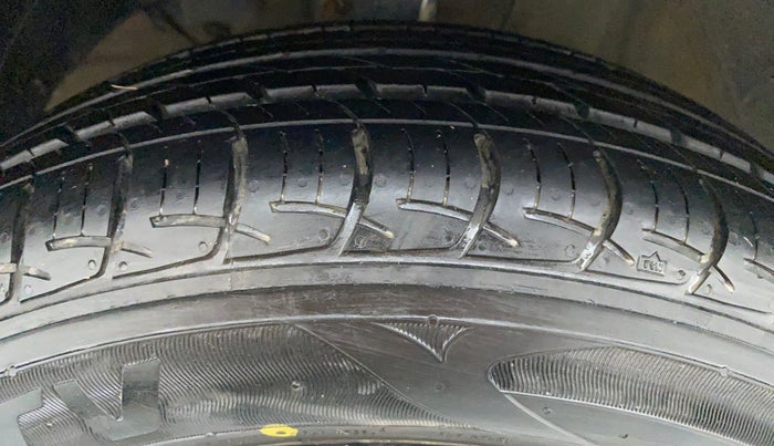 2017 Maruti Baleno DELTA 1.2 K12, Petrol, Manual, 81,156 km, Left Front Tyre Tread