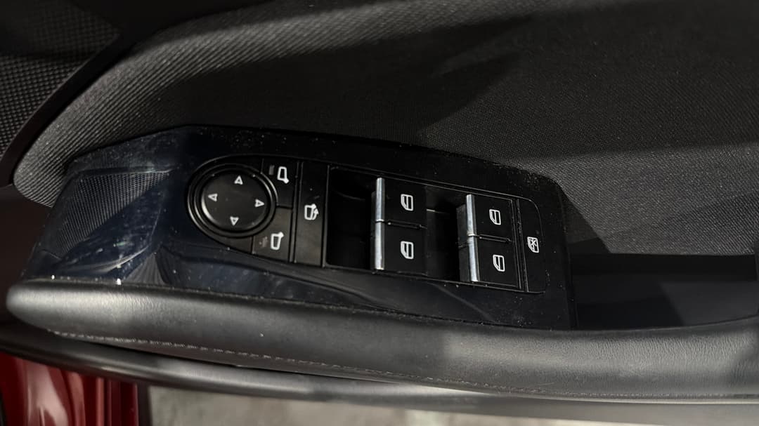 2022 Mazda Mazda3 G20 Evolve, Automatic, 96887 km, Drivers Side Door Panel Controls