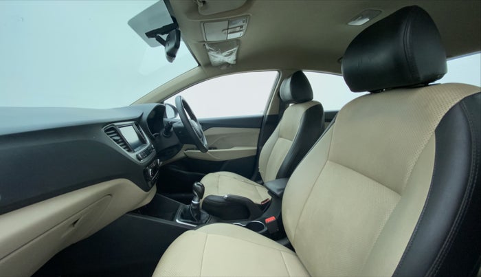 2017 Hyundai Verna 1.6 SX VTVT, Petrol, Manual, 89,065 km, Right Side Front Door Cabin