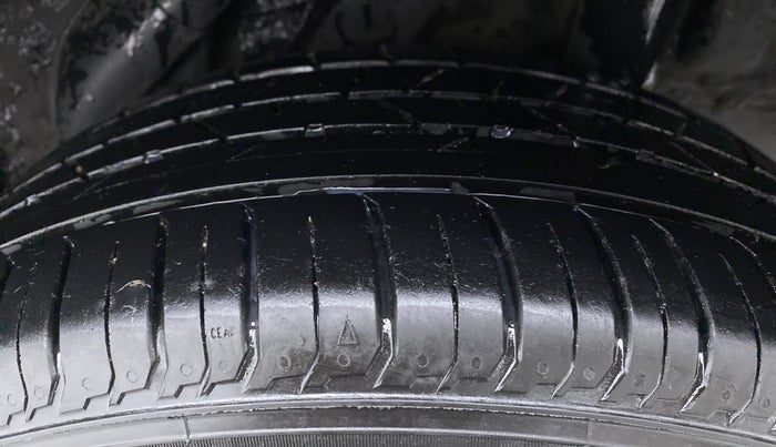 2017 Hyundai Verna 1.6 SX VTVT, Petrol, Manual, 89,065 km, Left Rear Tyre Tread