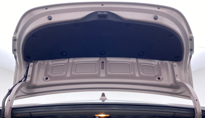 2017 Hyundai Verna 1.6 SX VTVT, Petrol, Manual, 89,065 km, Boot Door Open