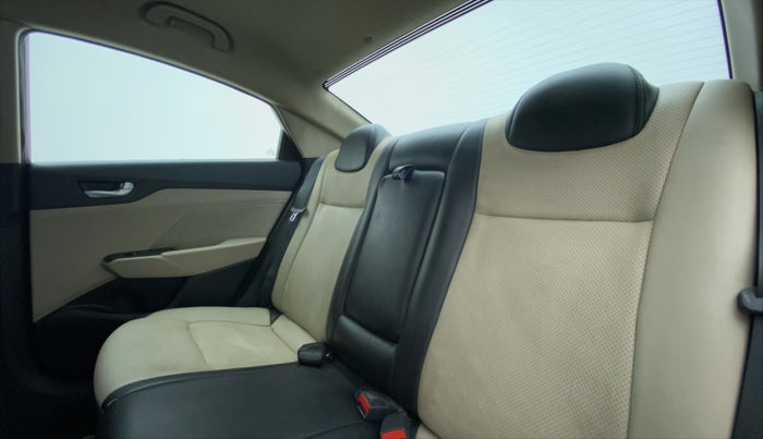 2017 Hyundai Verna 1.6 SX VTVT, Petrol, Manual, 89,065 km, Right Side Rear Door Cabin
