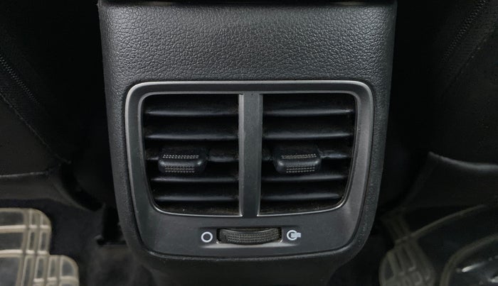 2017 Hyundai Verna 1.6 SX VTVT, Petrol, Manual, 89,065 km, Rear AC Vents