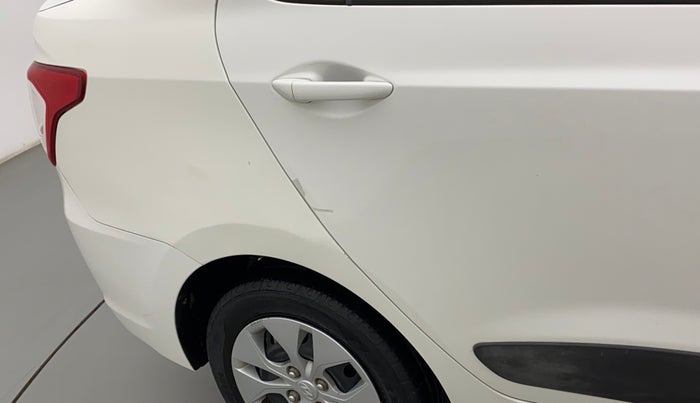 2015 Hyundai Xcent S 1.2, Petrol, Manual, 43,196 km, Right quarter panel - Paint has minor damage