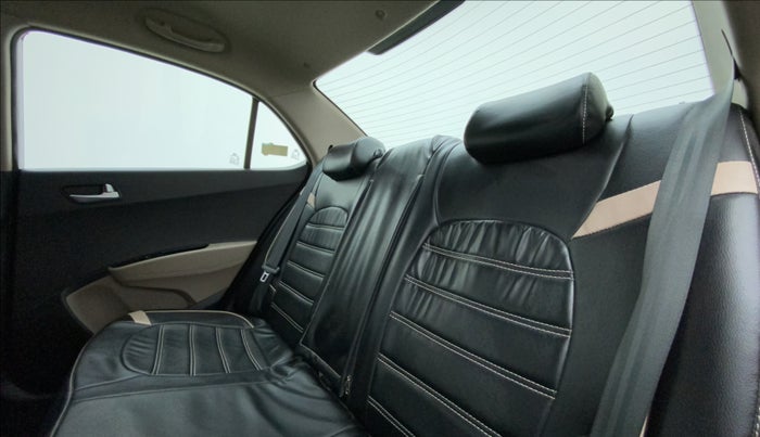 2015 Hyundai Xcent S 1.2, Petrol, Manual, 43,196 km, Right Side Rear Door Cabin