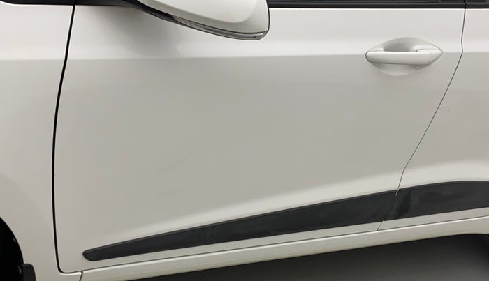 2015 Hyundai Xcent S 1.2, Petrol, Manual, 43,196 km, Front passenger door - Minor scratches