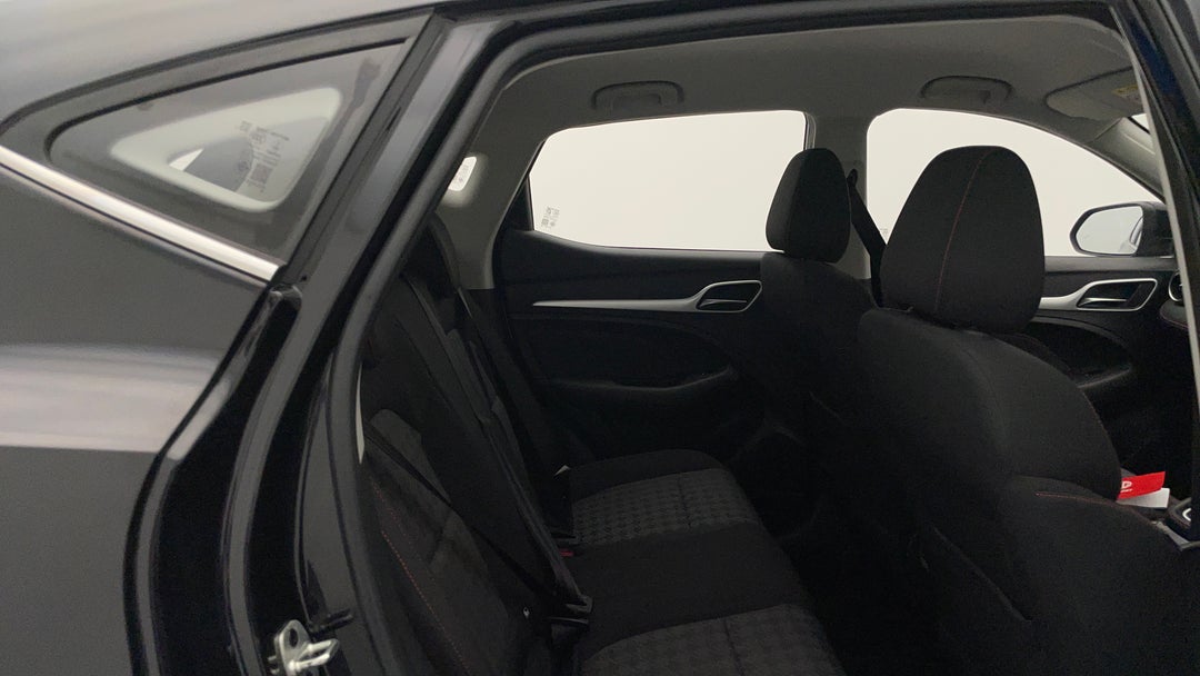 2022 MG Zst Core, Automatic, 29450 km, Right Side Rear Door Cabin View