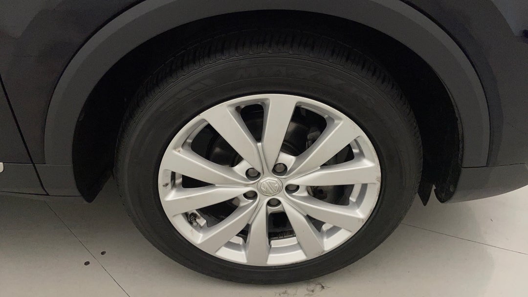 2022 MG Zst Core, Automatic, 29450 km, Right Front Wheel