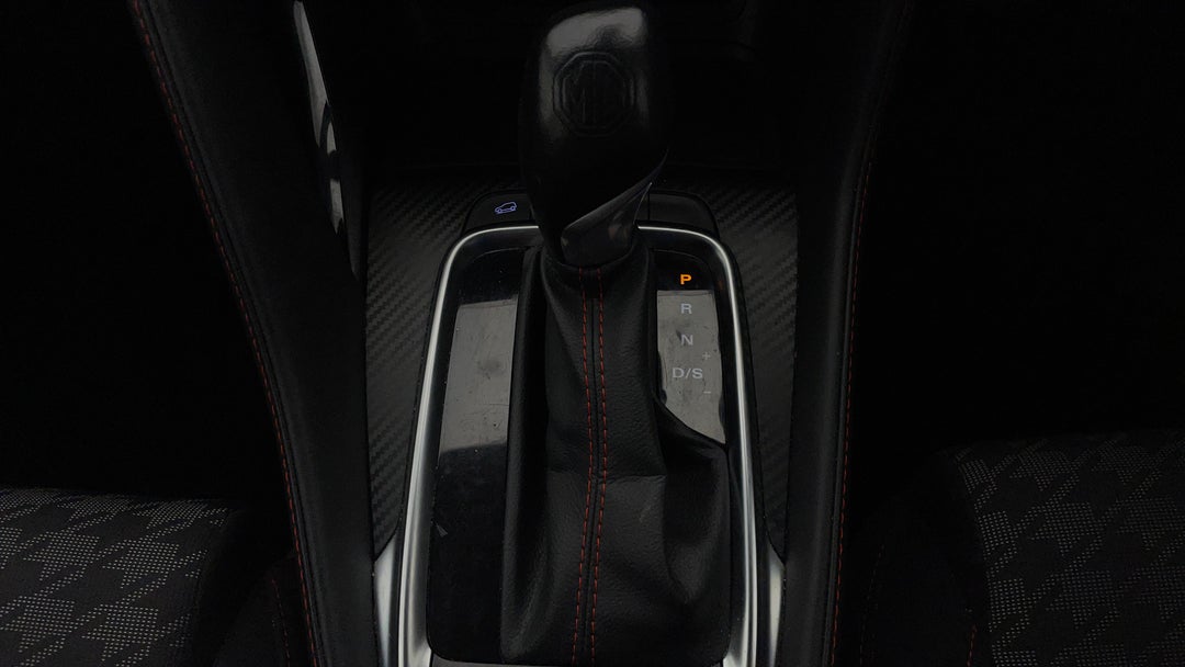 2022 MG Zst Core, Automatic, 29450 km, Gear Lever 