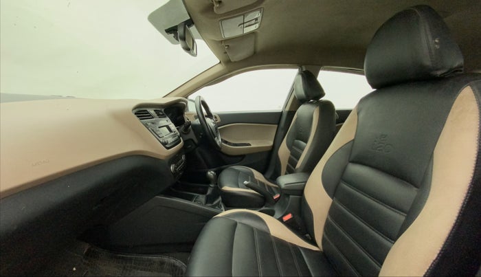 2016 Hyundai Elite i20 SPORTZ 1.2, Petrol, Manual, 84,904 km, Right Side Front Door Cabin