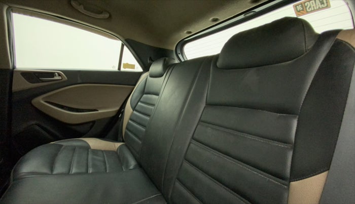 2016 Hyundai Elite i20 SPORTZ 1.2, Petrol, Manual, 84,904 km, Right Side Rear Door Cabin