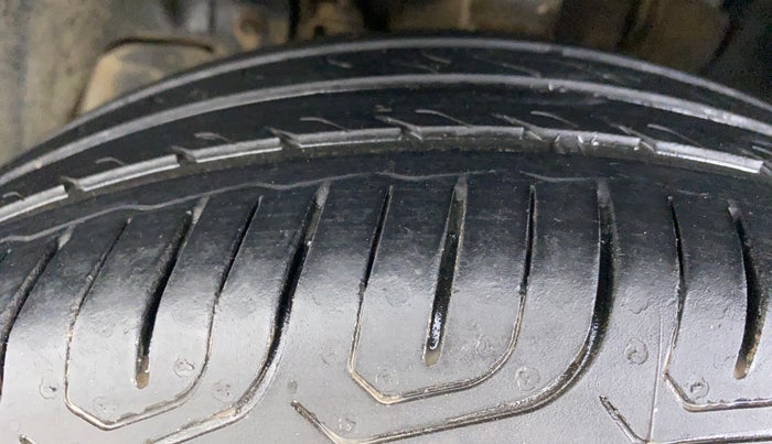 2016 Tata Tiago XT 1.2 REVOTRON, Petrol, Manual, 54,433 km, Left Front Tyre Tread