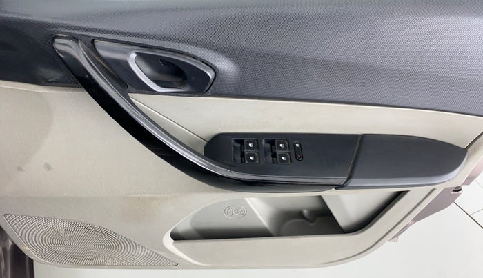 2016 Tata Tiago XT 1.2 REVOTRON, Petrol, Manual, 54,433 km, Driver Side Door Panels Control