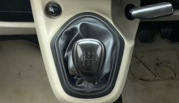 2018 Datsun Go T, Petrol, Manual, 69,075 km, Gear Lever