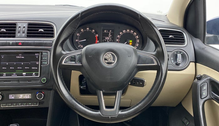 2017 Skoda Rapid 1.6 MPI STYLE AT, Petrol, Automatic, 63,005 km, Steering Wheel Close Up