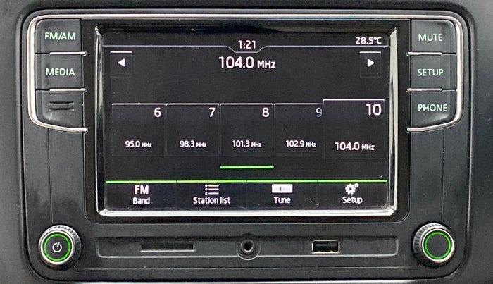 2017 Skoda Rapid 1.6 MPI STYLE AT, Petrol, Automatic, 63,005 km, Infotainment System