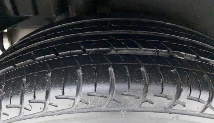 2014 Maruti Swift Dzire ZDI, Diesel, Manual, Right Rear Tyre Tread