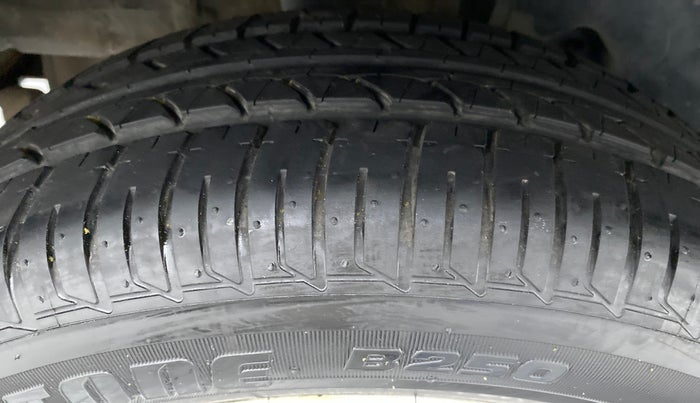 2018 Tata Tiago XZ 1.2 REVOTRON, Petrol, Manual, 84,203 km, Right Rear Tyre Tread