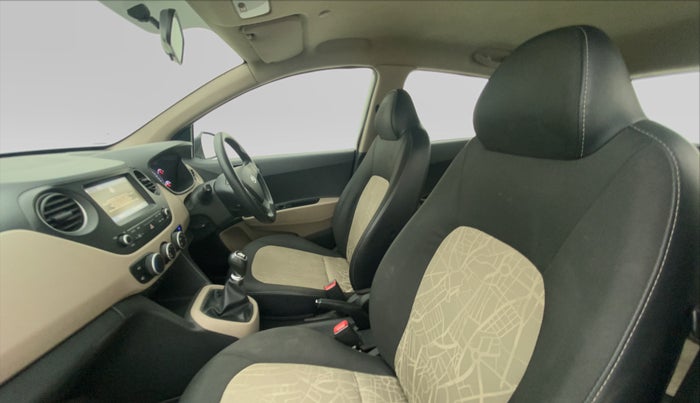 2017 Hyundai Grand i10 Sportz(O) 1.2 MT, Petrol, Manual, 47,924 km, Right Side Front Door Cabin