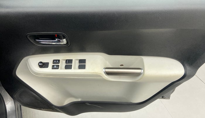 2018 Maruti IGNIS DELTA 1.2 K12, Petrol, Manual, 63,232 km, Driver Side Door Panels Control