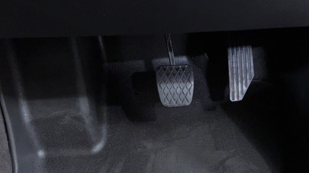 2021 LDV D90 Executive (4WD) D20, Automatic, 53966 km, Pedals and Footmat