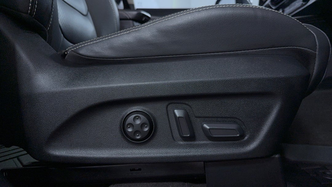 2021 LDV D90 Executive (4WD) D20, Automatic, 53966 km, Drivers Side Adjustment Panel