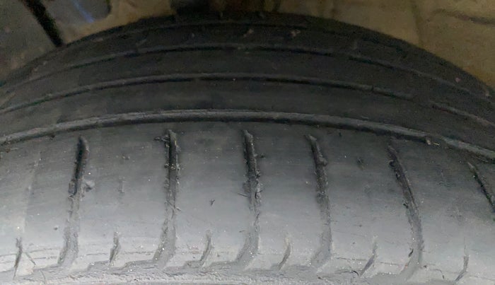 2021 Hyundai VENUE 1.5 SX(O) EXECUTIVE CRDI, Diesel, Manual, 36,366 km, Left Front Tyre Tread