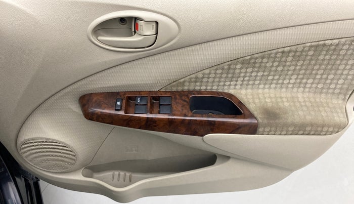 2013 Toyota Etios V, Petrol, Manual, 50,578 km, Driver Side Door Panels Control