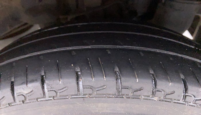 2013 Hyundai Eon ERA PLUS, Petrol, Manual, 22,144 km, Left Rear Tyre Tread