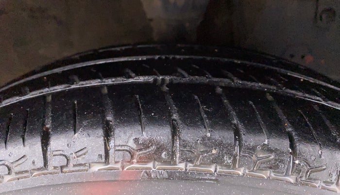 2013 Hyundai Eon ERA PLUS, Petrol, Manual, 22,144 km, Right Front Tyre Tread