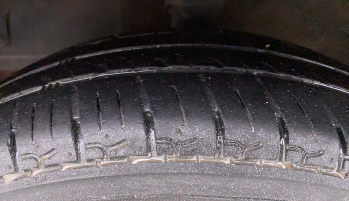 2013 Hyundai Eon ERA PLUS, Petrol, Manual, 22,144 km, Left Front Tyre Tread