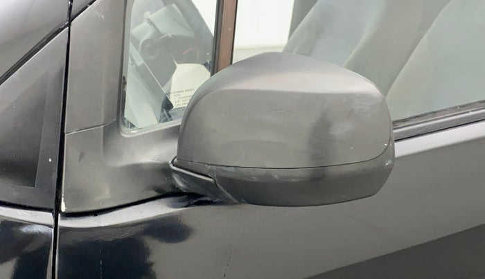 2010 Maruti Ritz VXI, Petrol, Manual, 82,020 km, Left rear-view mirror - Slight misalignment