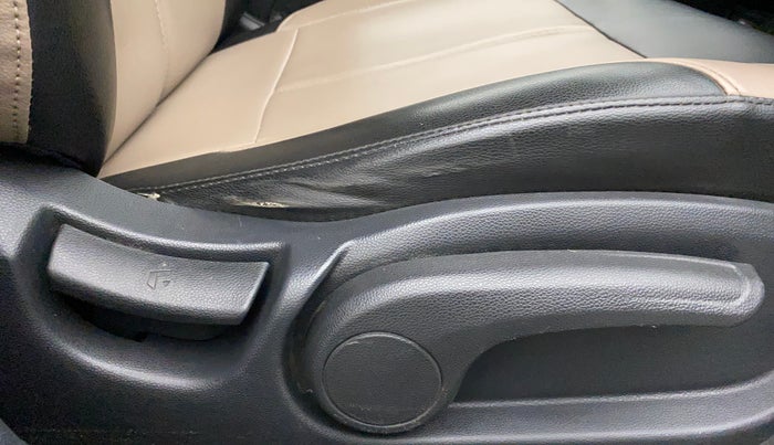 2016 Hyundai Elite i20 ASTA 1.2, Petrol, Manual, 78,432 km, Driver Side Adjustment Panel