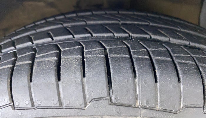 2015 Hyundai Xcent S 1.2, Petrol, Manual, 47,485 km, Right Front Tyre Tread