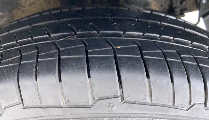 2015 Hyundai Xcent S 1.2, Petrol, Manual, 47,485 km, Left Rear Tyre Tread