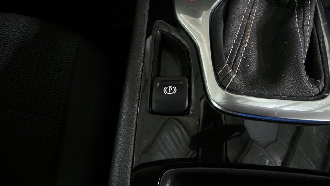 2017 Holden Commodore Lt, Automatic, 106446 km, Handbrake