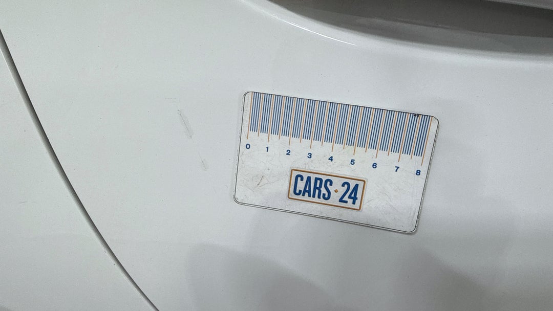 2017 Holden Commodore Lt, Automatic, 106446 km, Doors Rear RHS Scratch