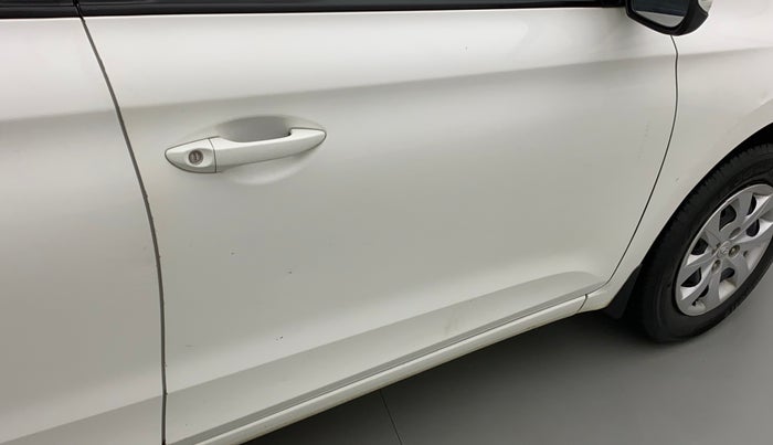 2018 Hyundai Elite i20 SPORTZ 1.2, Petrol, Manual, 61,300 km, Driver-side door - Minor scratches